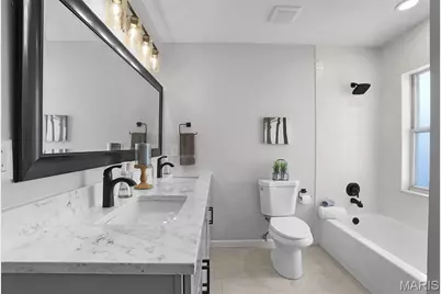 1032 King Henry Court, Creve Coeur, MO 63146 - Photo 15