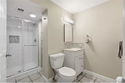 957 N Spoede Road, Creve Coeur, MO 63146 - Photo 23