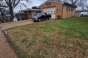 1955 Washington St, Florissant, MO 63033 - Photo 1