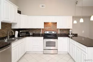 2703 McNair Ave, Saint Louis, MO 63118 - Photo 15