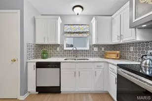 537 White Fence Dr, Wentzville, MO 63385 - Photo 11