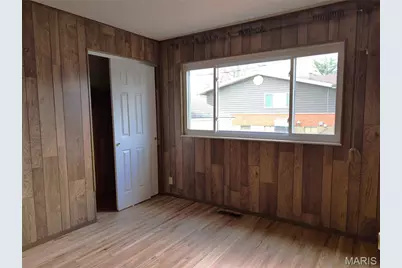 2325 Grassland Drive, Florissant, MO 63033 - Photo 9