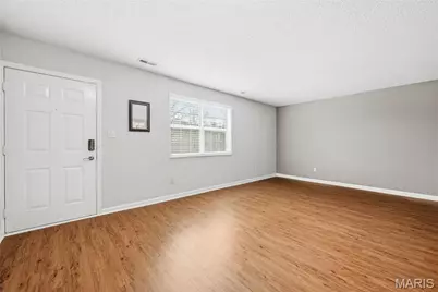 9169 N Swan Circle, Brentwood, MO 63144 - Photo 5