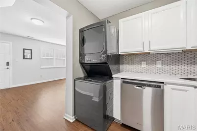 9169 N Swan Circle, Brentwood, MO 63144 - Photo 13