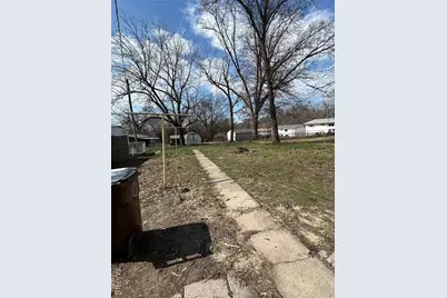 809 N Florissant Road, Ferguson, MO 63135 - Photo 5