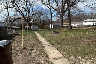 809 N Florissant Rd, Ferguson, MO 63135 - Photo 5