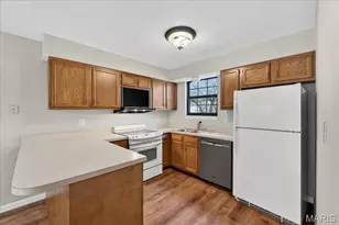 2306 Canyonlands Dr, Maryland Heights, MO 63043 - Photo 11