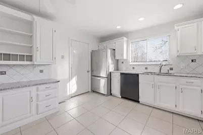 1833 Baxter Ridge Drive, Chesterfield, MO 63017 - Photo 9