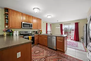 1604 Ville Gloria Ln, Hazelwood, MO 63042 - Photo 5