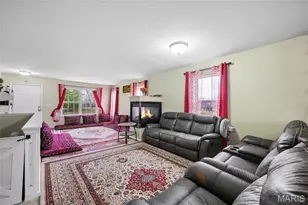 1604 Ville Gloria Ln, Hazelwood, MO 63042 - Photo 3