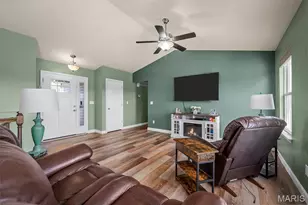 36 Hunters Pointe Dr, Winfield, MO 63389 - Photo 9