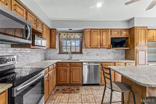 7008 Holly View Ct, Saint Louis, MO 63129 - Photo 3