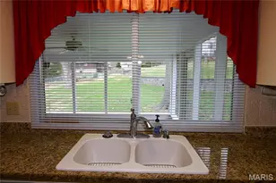 817 Green Ridge Ln, Saint Peters, MO 63376 - Photo 7