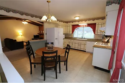 817 Greenridge Lane, Saint Peters, MO 63376 - Photo 5