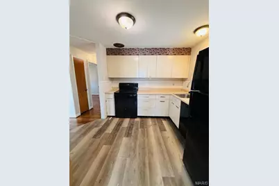 9720 Gloucester Drive, Bellefontaine Neighbors, MO 63137 - Photo 7