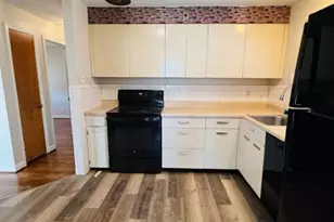 9720 Gloucester Dr, Bellefontaine Neighbors, MO 63137 - Photo 7