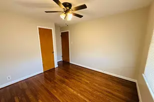 9720 Gloucester Dr, Bellefontaine Neighbors, MO 63137 - Photo 13