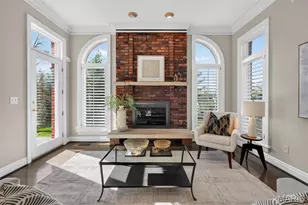 11 Fielding Rd, Ladue, MO 63124 - Photo 9