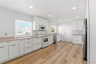 613 Jasmin Dr, Kirkwood, MO 63122 - Photo 5