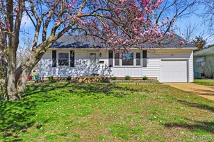 613 Jasmin Dr, Kirkwood, MO 63122 - Photo 1