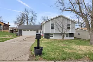 13 Greenfield Dr, Saint Peters, MO 63376 - Photo 1