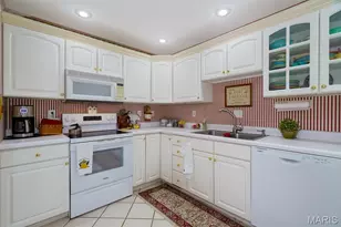 16 Village At 4, Cuba, MO 65453 - Photo 9