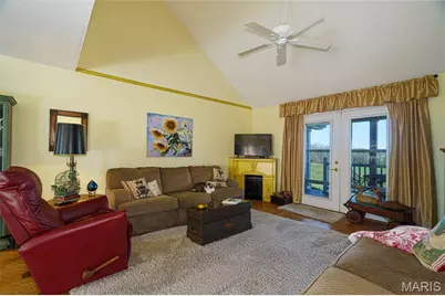 16 Village At 4 #B, Cuba, MO 65453 - Photo 5