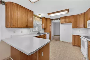 908 Dutch Mill Dr, Ballwin, MO 63011 - Photo 13