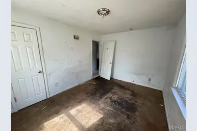 8870 Saint Cyr Drive, Jennings, MO 63136 - Photo 19