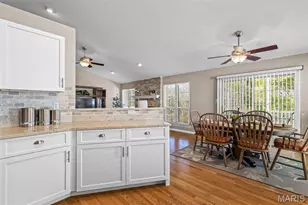 7225 Crystal Lake Ct, Saint Louis, MO 63129 - Photo 5