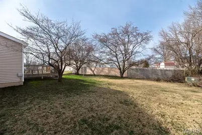 699 Fox Plains Drive, Florissant, MO 63034 - Photo 9