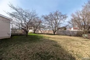 699 Fox Plains Dr, Florissant, MO 63034 - Photo 9