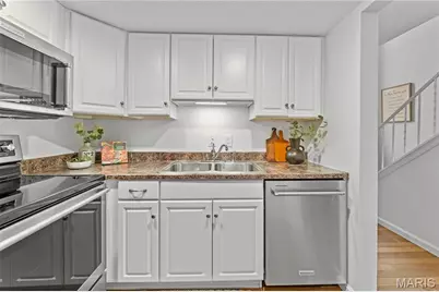 1105 Rue La Chelle Walk, Creve Coeur, MO 63141 - Photo 7