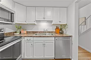 1105 Rue La Chelle Walk, Creve Coeur, MO 63141 - Photo 7