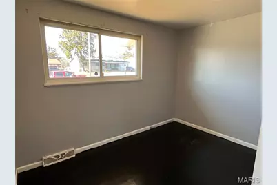 10224 Viscount Drive, Saint Louis, MO 63136 - Photo 11