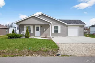 1206 W Locust St, Bowling Green, MO 63334 - Photo 1