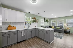 11345 Revere Ln, Saint Louis, MO 63128 - Photo 7