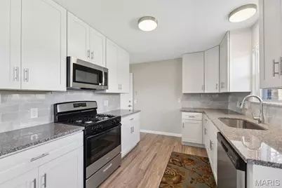 1077 Dawn Valley Drive, Maryland Heights, MO 63043 - Photo 9