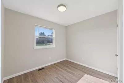 1077 Dawn Valley Drive, Maryland Heights, MO 63043 - Photo 11