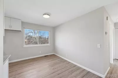 1077 Dawn Valley Drive, Maryland Heights, MO 63043 - Photo 5