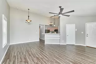 21 Homefield Gardens Dr, O'Fallon, MO 63366 - Photo 5