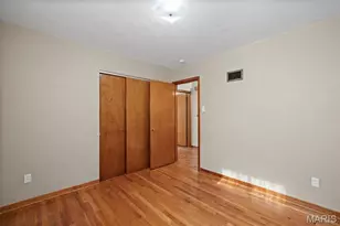 211 Southampton Dr, Saint Louis, MO 63125 - Photo 23