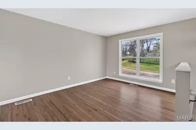 5439 Ville Rosa Lane, Hazelwood, MO 63042 - Photo 3
