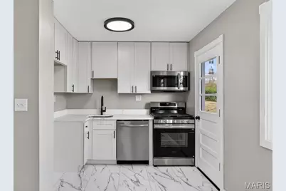 5439 Ville Rosa Lane, Hazelwood, MO 63042 - Photo 9