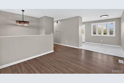 5439 Ville Rosa Lane, Hazelwood, MO 63042 - Photo 5