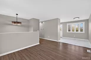 5439 Ville Rosa Ln, Hazelwood, MO 63042 - Photo 5