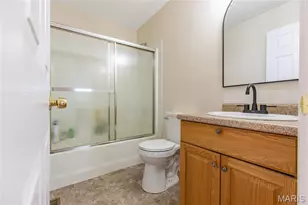 1209 Woodcrest Ln, Hazelwood, MO 63042 - Photo 15