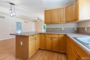 1209 Woodcrest Ln, Hazelwood, MO 63042 - Photo 9