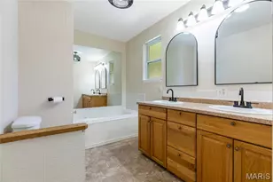 1209 Woodcrest Ln, Hazelwood, MO 63042 - Photo 13