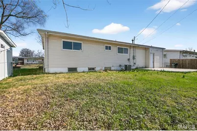 460 Wren Drive, Florissant, MO 63031 - Photo 3